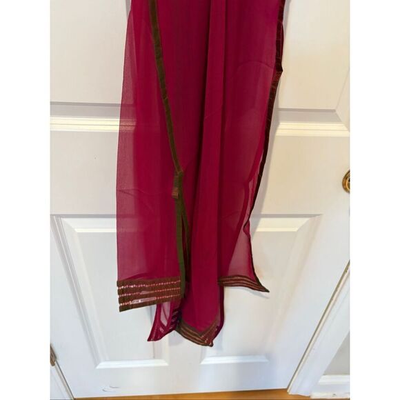 Fuschia Embellished Churidaar - Picture 15 of 15